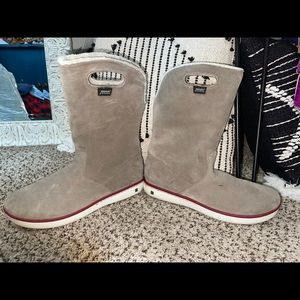 Women’s waterproof Bogs size 10 never worn!